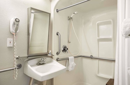 Jeffersontown Hotel | Microtel Inn by Wyndham Louisville East