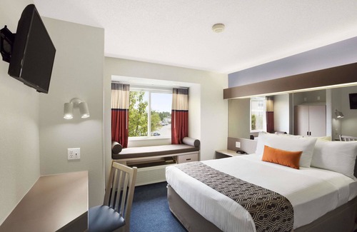 Jeffersontown Hotel | Microtel Inn by Wyndham Louisville East