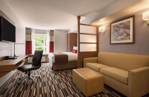 North Oyster Hotel | Microtel Inn & Suites by Wyndham Oyster Bay