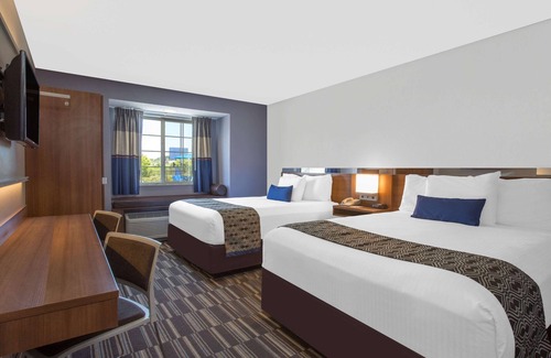 New Castle Hotel | Microtel Inn & Suites by Wyndham Gardendale