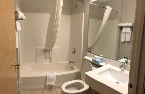 Eastwick Hotel | Microtel Inn & Suites by Wyndham Philadelphia Airport
