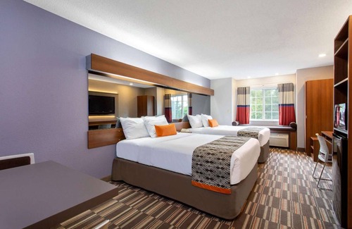 Eastwick Hotel | Microtel Inn & Suites by Wyndham Philadelphia Airport