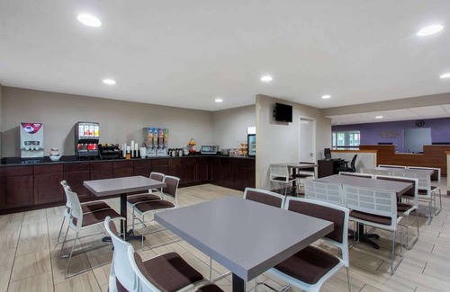 Eastwick Hotel | Microtel Inn & Suites by Wyndham Philadelphia Airport