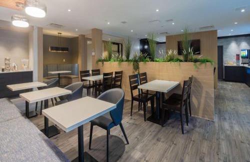North Oyster Hotel | Microtel Inn & Suites by Wyndham Oyster Bay Ladysmith