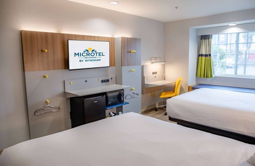Kingsland Hotel | Microtel Inn & Suites by Wyndham Kingsland Naval Base I-95