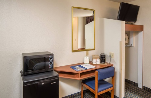 Silver Lake Hotel | Microtel Inn & Suites by Wyndham Leesburg/Mt Dora