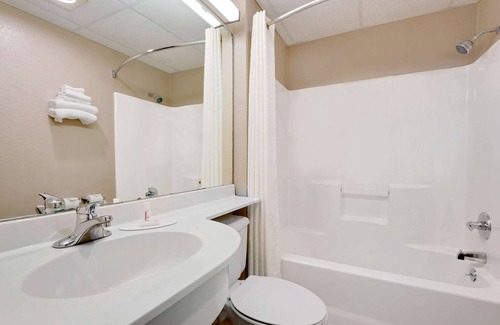 Joplin Hotel | Microtel Inn & Suites by Wyndham Joplin