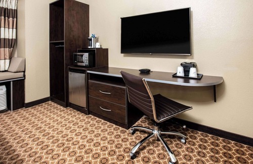 Pecos Hotel | Microtel Inn & Suites By Wyndham Pecos
