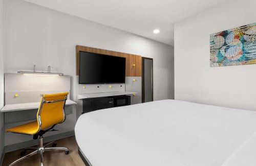Tulsa Hotel | Microtel Inn & Suites by Wyndham Tulsa - Catoosa Route 66