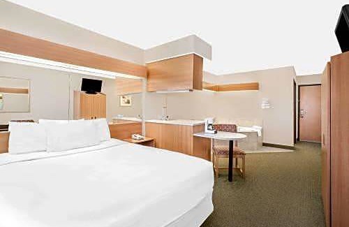 Colfax Hotel | Microtel Inn & Suites by Wyndham Colfax