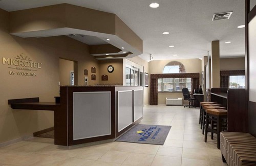 Barton Hotel | Microtel Inn & Suites St Clairsville