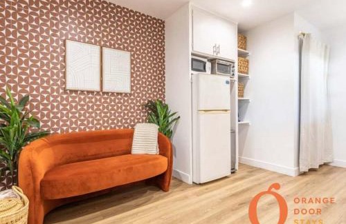 Ladera Heights Apartamento | Mid Century 1BR Apt w Patio Near LAX Playa Vista Beach