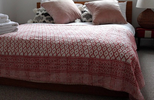 Herne Hill Casa | Mid century 3 bedroom house with free parking