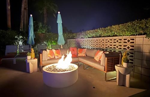 Vista Las Palmas Casa | Mid Century Alexander Stunner in Vista Las Palmas Permit# 3800