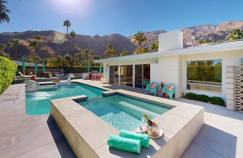 Vista Las Palmas Casa | Mid Century Alexander Stunner in Vista Las Palmas Permit# 3800