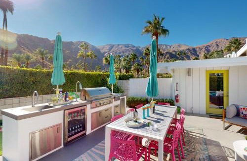 Vista Las Palmas Casa | Mid Century Alexander Stunner in Vista Las Palmas Permit# 3800