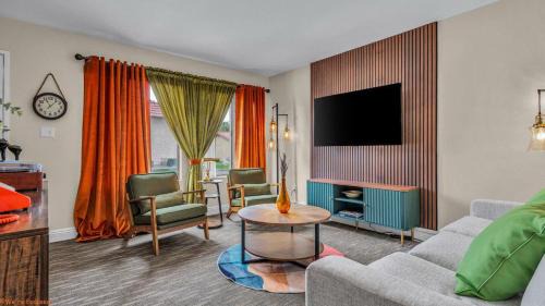 Indio Apartamento | Mid-Century Desert Getaway