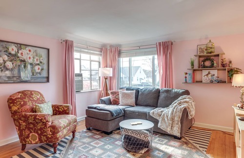 Mount Healthy Apartamento | Mid-Century First-Floor Apt 15 Mins to Cincinnati!