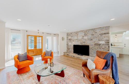 Calhoun Casa | Mid-Century in Calhoun