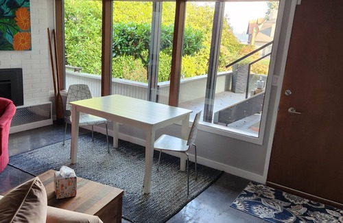 Tillicum Casa | MID CENTURY LAKE HOUSE