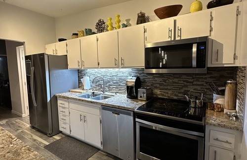 Citrus Heights Casa | Mid Century Modern Home Pet Friendly with Beautiful Backyard