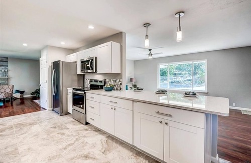 Longmont Casa | Mid-Century Modern 2 Bedroom Rambler in the heart Longmont