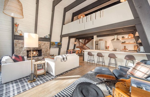 Truckee Cabina | Mid Century Modern A-Frame Cabin at Northstar