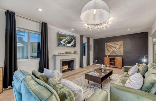 Encanto Casa | Mid-century Modern Charmer With Free Heated Pool!