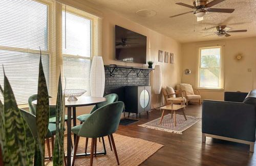Visalia Casa | Mid-Century Modern retreat