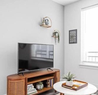 Cole-Noble District Apartamento | Mid-Century Modern Studio CozySuites Downtown