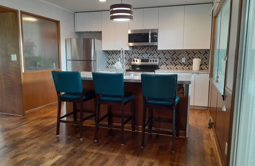 Centerville Casa | Mid Century Modern-close to city park and pool.