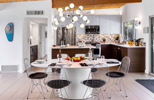 Sunmor Casa | Mid Century Mood House - Fabulous Alexander