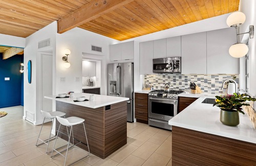 Sunmor Casa | Mid Century Mood House - Fabulous Alexander