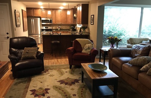 Aiken Casa | Mid century ranch located in quiet Aiken Estates