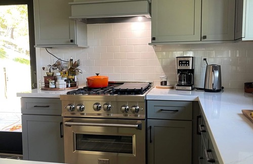 Geyserville Casa | Mid-century Wine Getaway