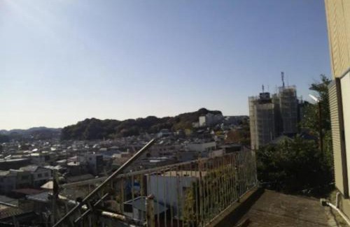 Yokosuka Apartamento | Mid-Century Yokosuka