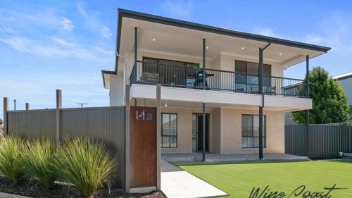 Port Noarlunga South Casa | Mid Coast Surf & Vines By Wine Coast Holidays