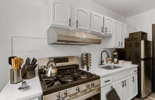 Penn-Knox Apartamento | Mid/Long-Term: Spacious 2BR, 1BA Home for 6 Guests