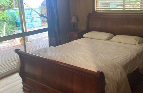 Middle Brother Otro | Mid North Coast , coastal Farm house bush retreat , 10mins from services ,