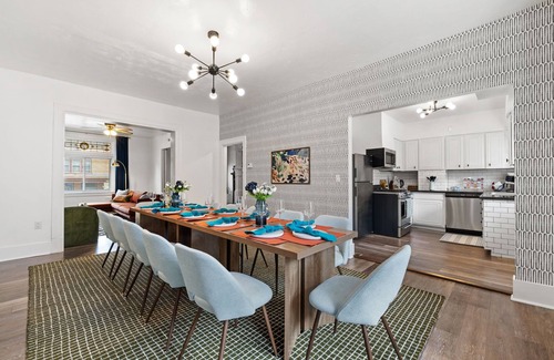 East Liberty Casa | Midcentury 5BD - BBQ & Yard - Close to DT & Pitt