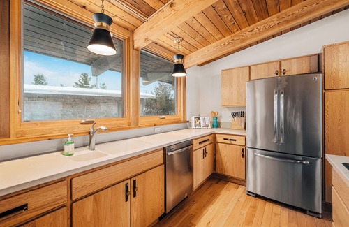 Northport Casa | Midcentury home, private beach, large deck with dining
