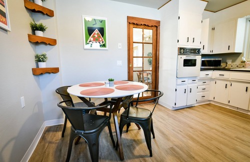 Littleton Casa | Midcentury Mod Big Yard Games 2 Living Areas