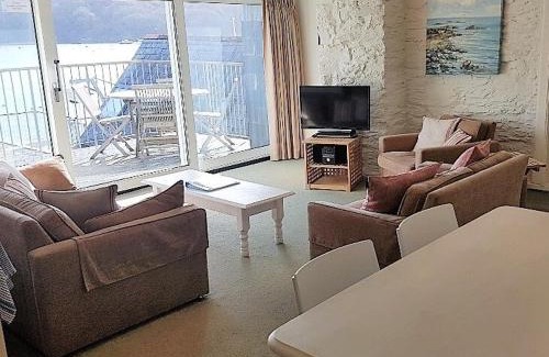 Fowey Casa | Middle Deck