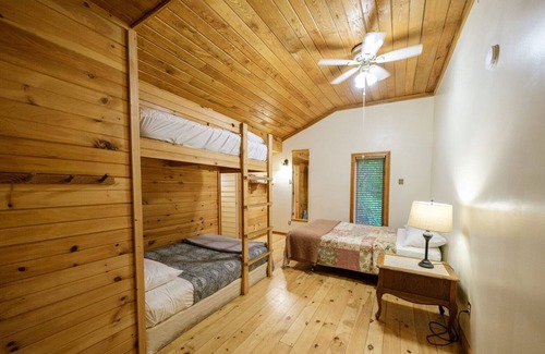Slade Casa | Middle Fork Lodge - Great for Family Reunions