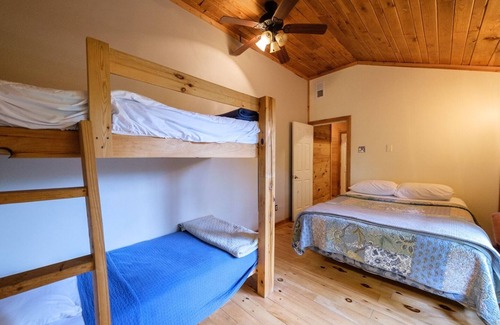 Slade Casa | Middle Fork Lodge - Great for Family Reunions