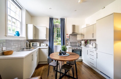 York Cabaña | Sleeps 4 guests in 2 bedrooms