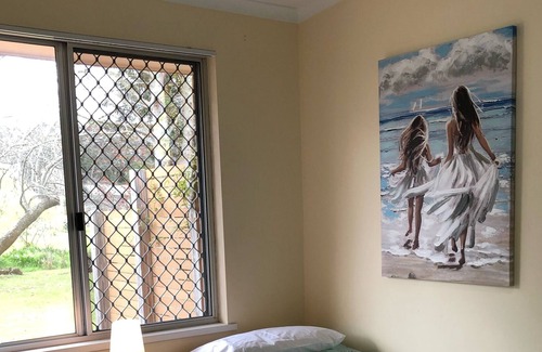 Mira Mar Apartamento | Middleton Mews Unit 5 .....Affordable Quiet Central Location to CBD