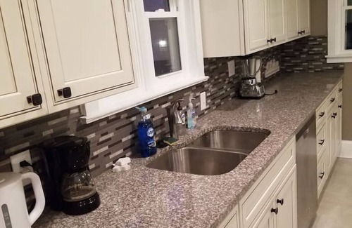 Middletown Casa | Middletown Centenarian 4 Bed 2 Bath Sleeps 12