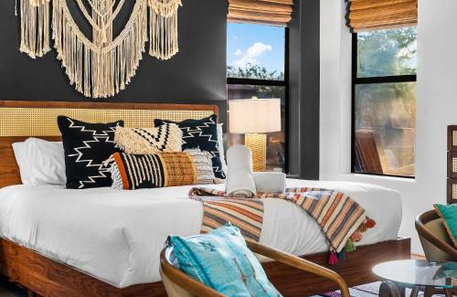 Central Scottsdale Casa | Midnight At The Oasis
