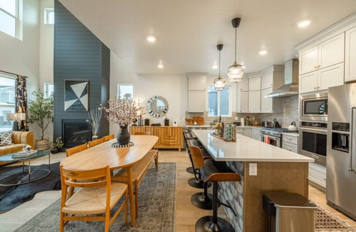 Park City Casa | Midnight Manor-Modern-Spacious